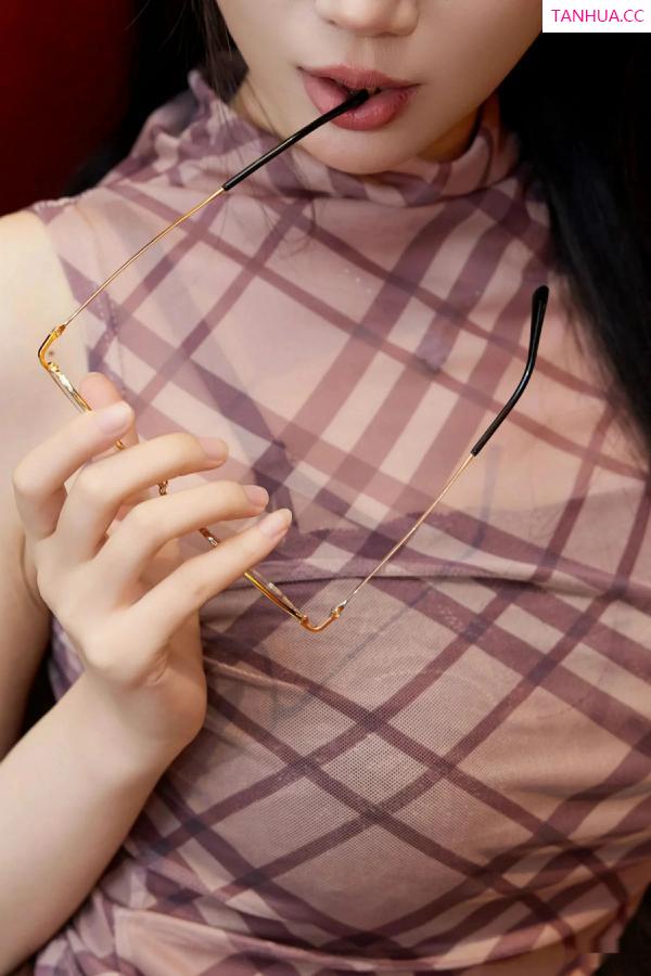 玥儿玥  [XiuRen]高清写真图 2025.09.22 No.10793 玥儿玥er 黑色情趣第17张图片